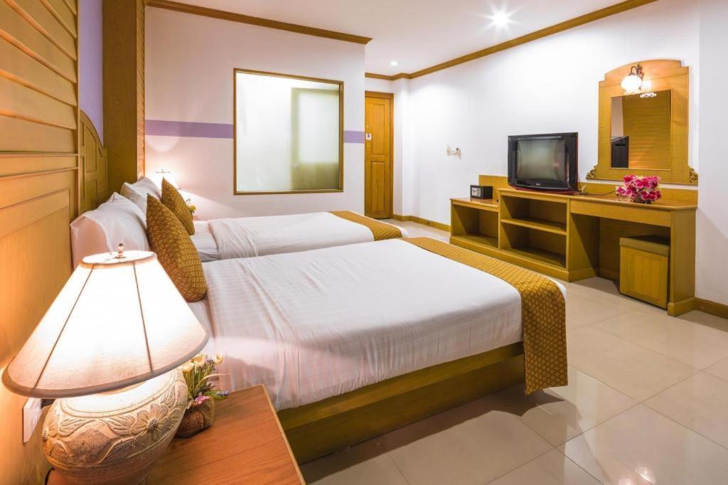 Azure Phuket Hotel Patong Εξωτερικό φωτογραφία