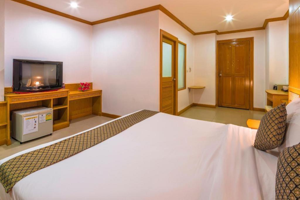 Azure Phuket Hotel Patong Εξωτερικό φωτογραφία