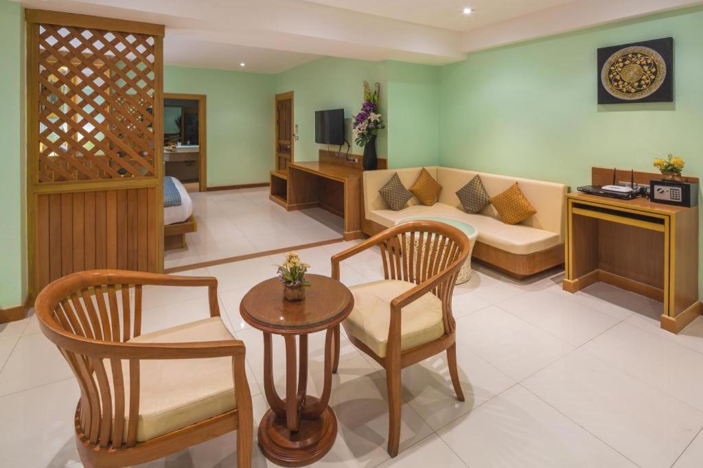Azure Phuket Hotel Patong Εξωτερικό φωτογραφία